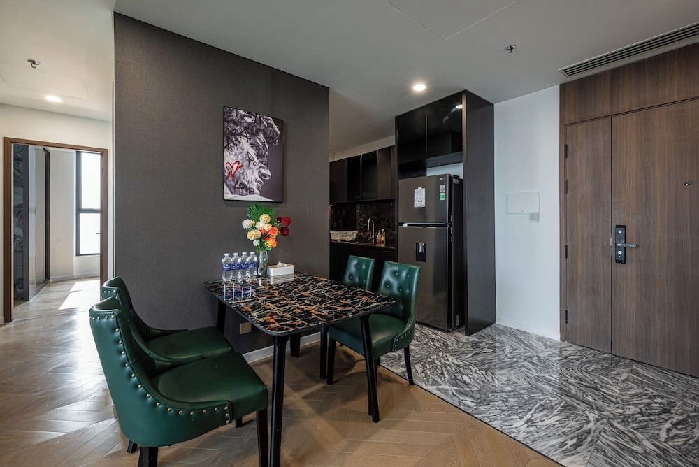 Sunny Lumiere Riverside Luxury Residence