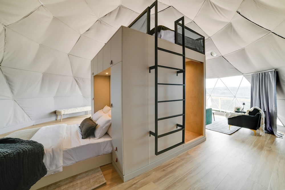 Glamping Getaway at The Coyote Dome in Franklin