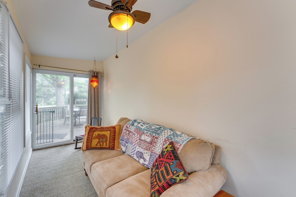 Pet-friendly Home w/ Views of Lake Delavan! view 3