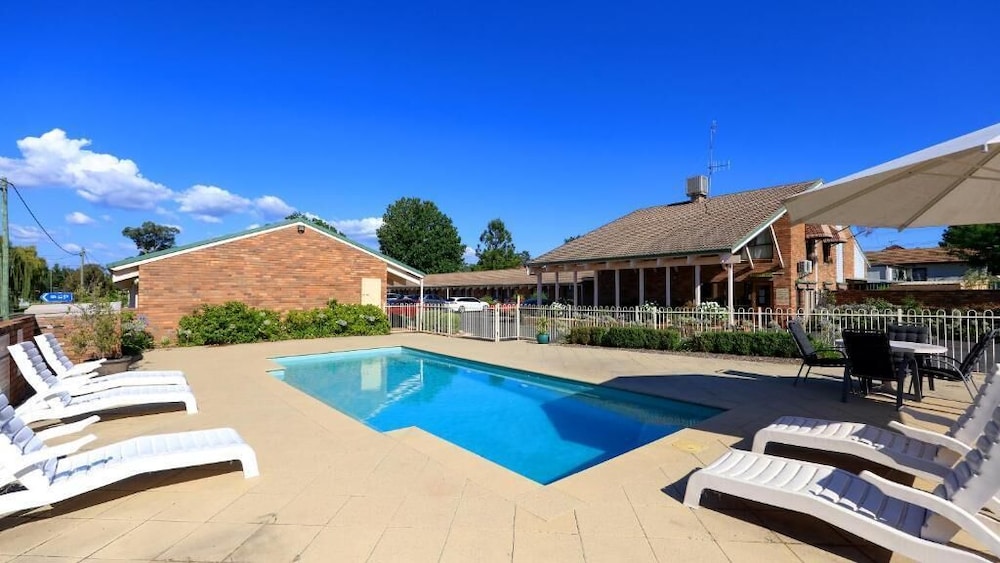 All Travellers Motor inn