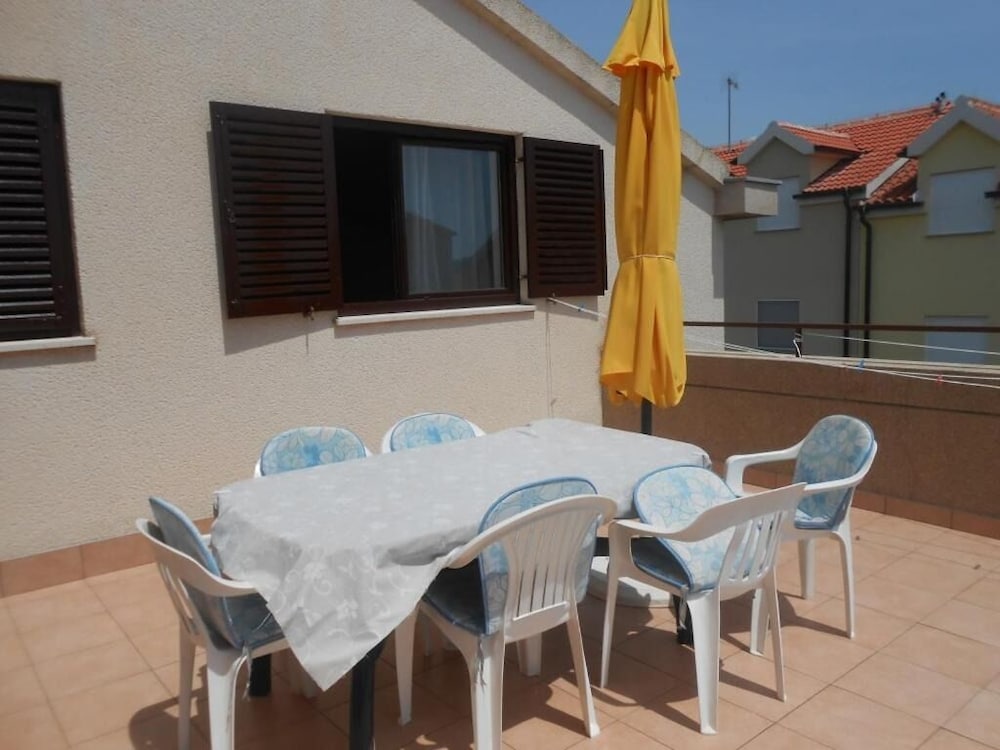 Desy - Free Parking & BBQ - A3