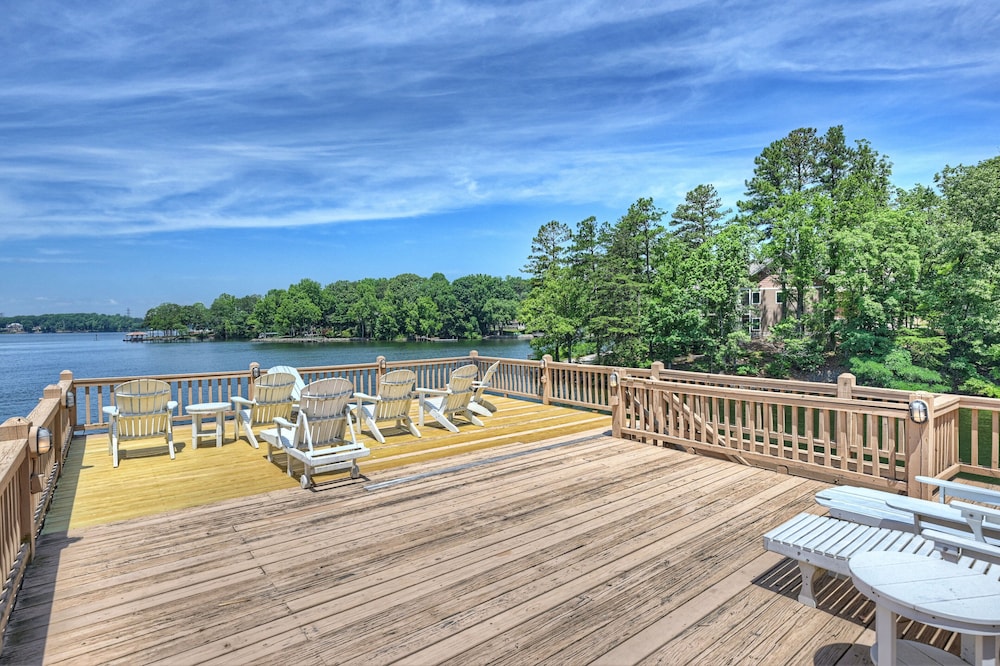 Make a Big Splash in 7BR Lake Norman Home!