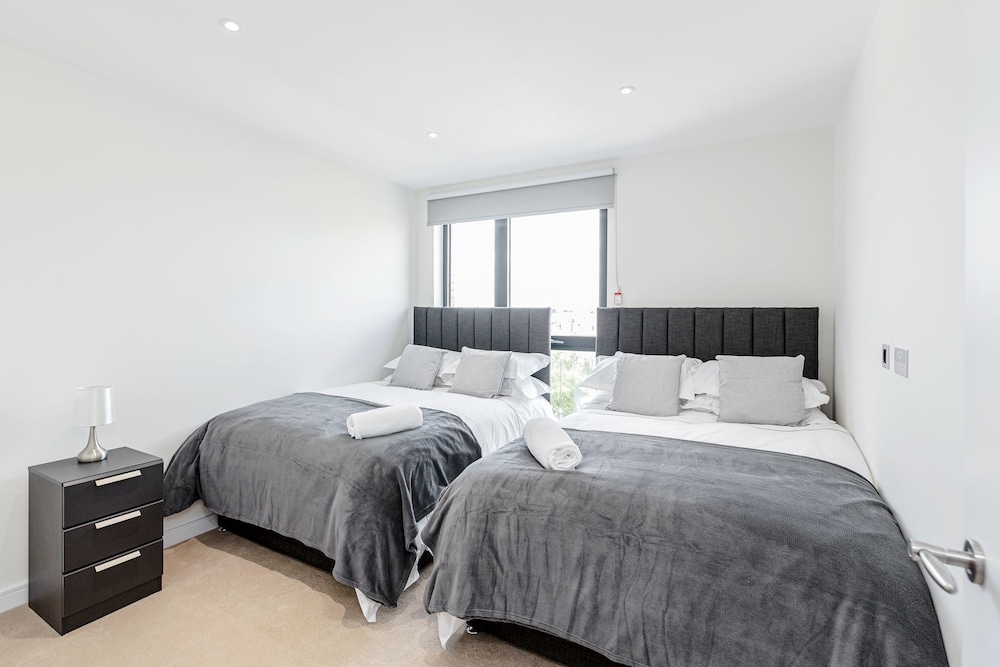 EMERALD APARTMENTS LONDON view 3