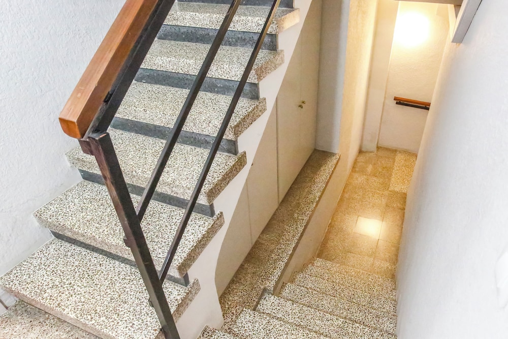 Cuban Green Terrace Apart -1st Floor-center