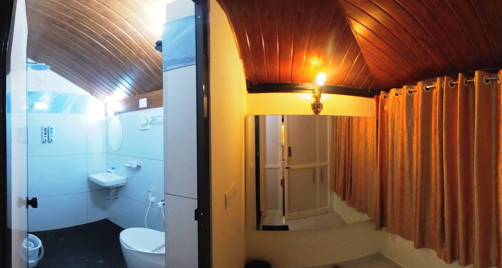 Makam Holiday Home