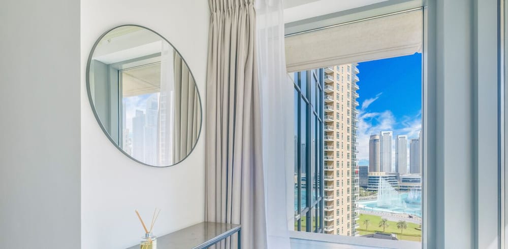 LUX  The Fountain View Suite