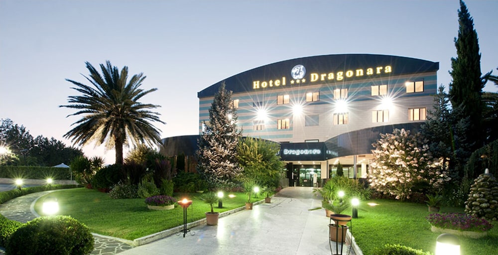 Hotel Dragonara - Image 1