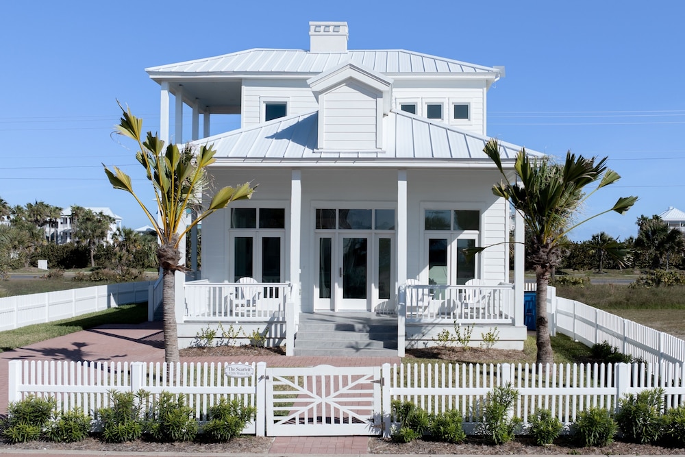 The Scarlett - Private Home At The Shores 3 Bedroom Home