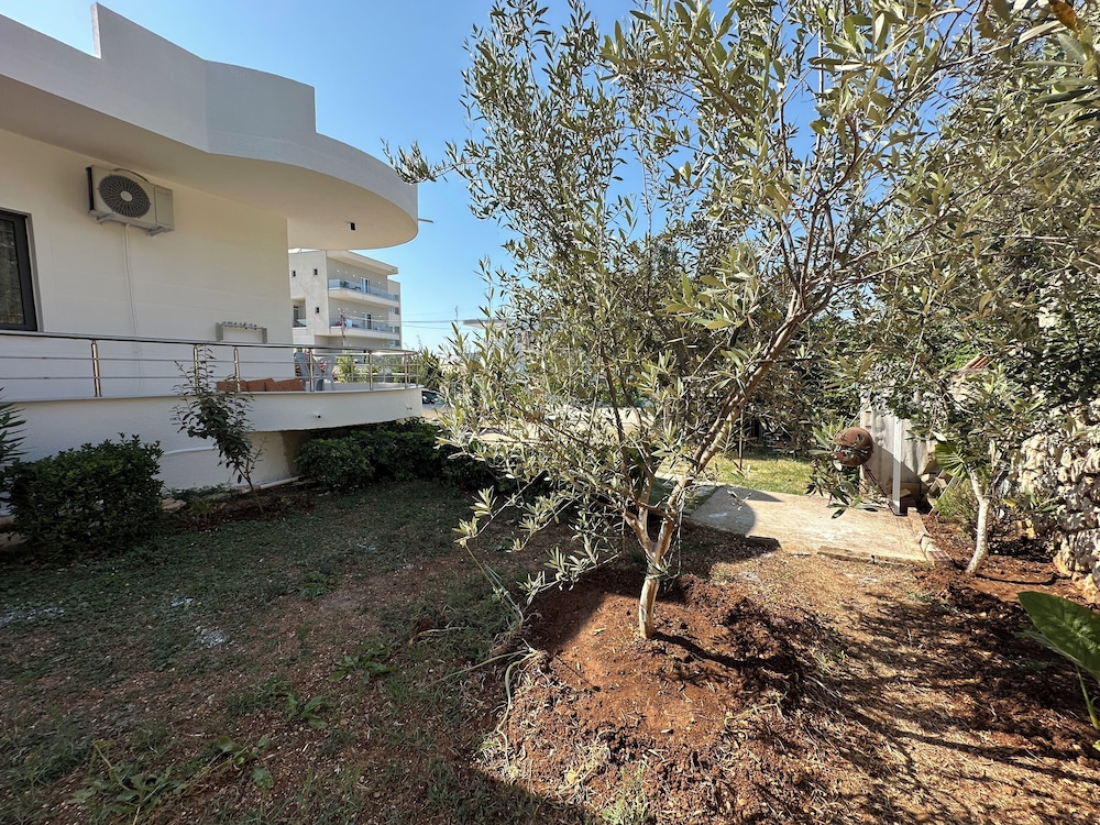 Apartments Meleqi