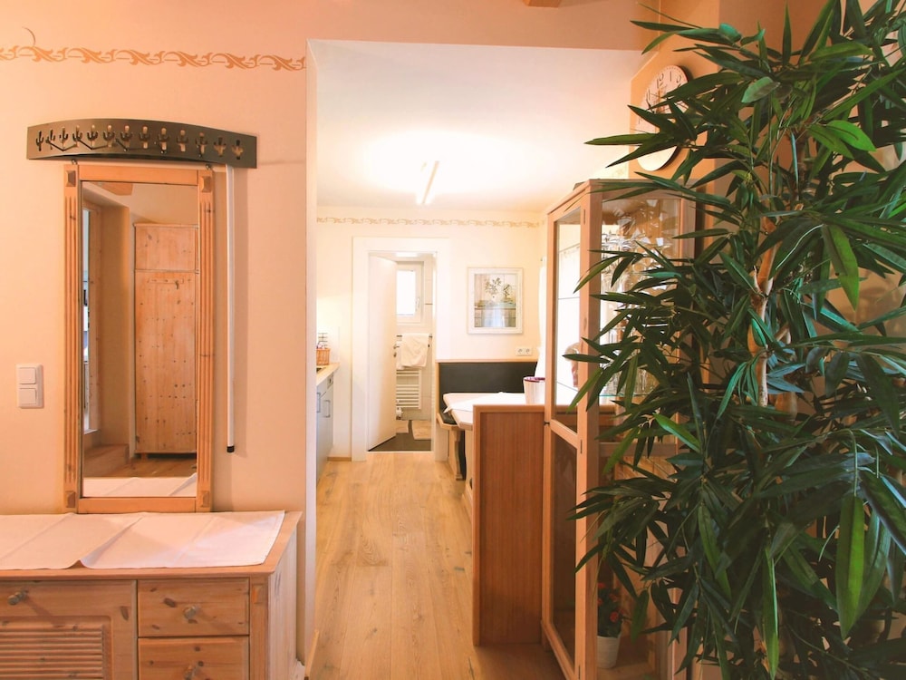 Sanders Regent - Bright 1 Bdr Apt