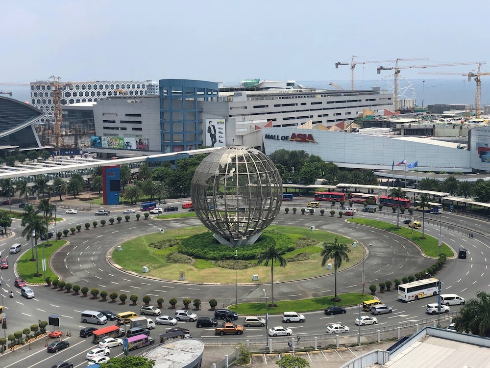 Urban Retreat at Shell Residences With Netflix 300mbps Wifi