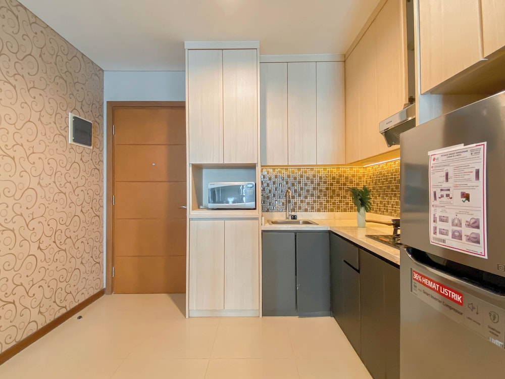 Modern And Spacious 2Br Apartment Green Bay Condominium