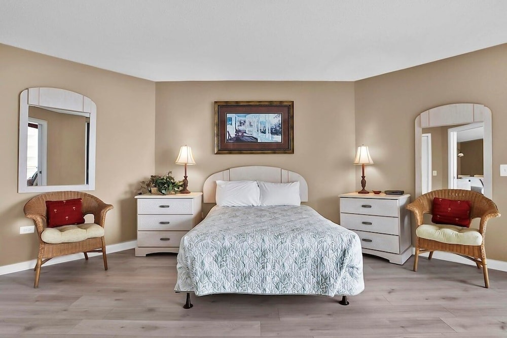 Ocean Creek North Tower F11 2 Bedroom Condo