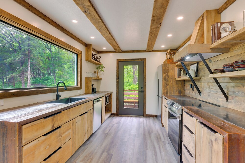 Modern Louisville Home on 3 Acres w/ Gas Fire Pit! view 5