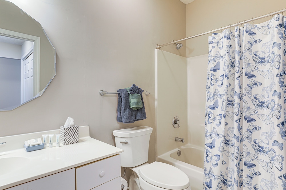 < 1 Mi to Legends Golf Resort: Condo w/ Pool!
