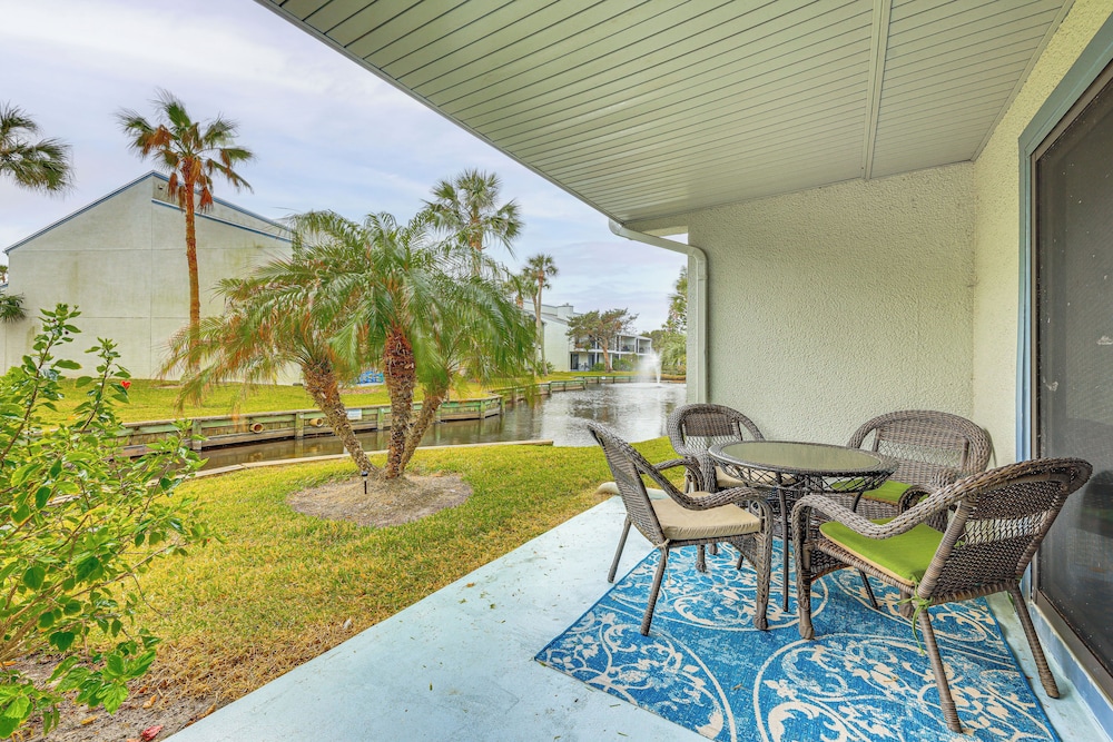 Community Pool: St Augustine Condo Near Beaches