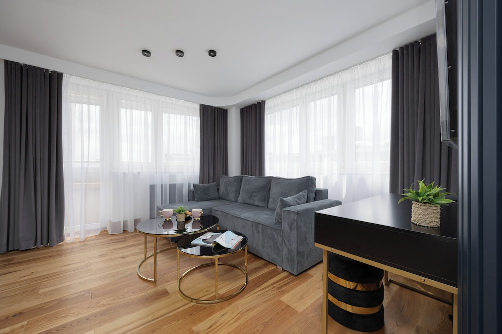 Warsaw Studio in City Center by Renters