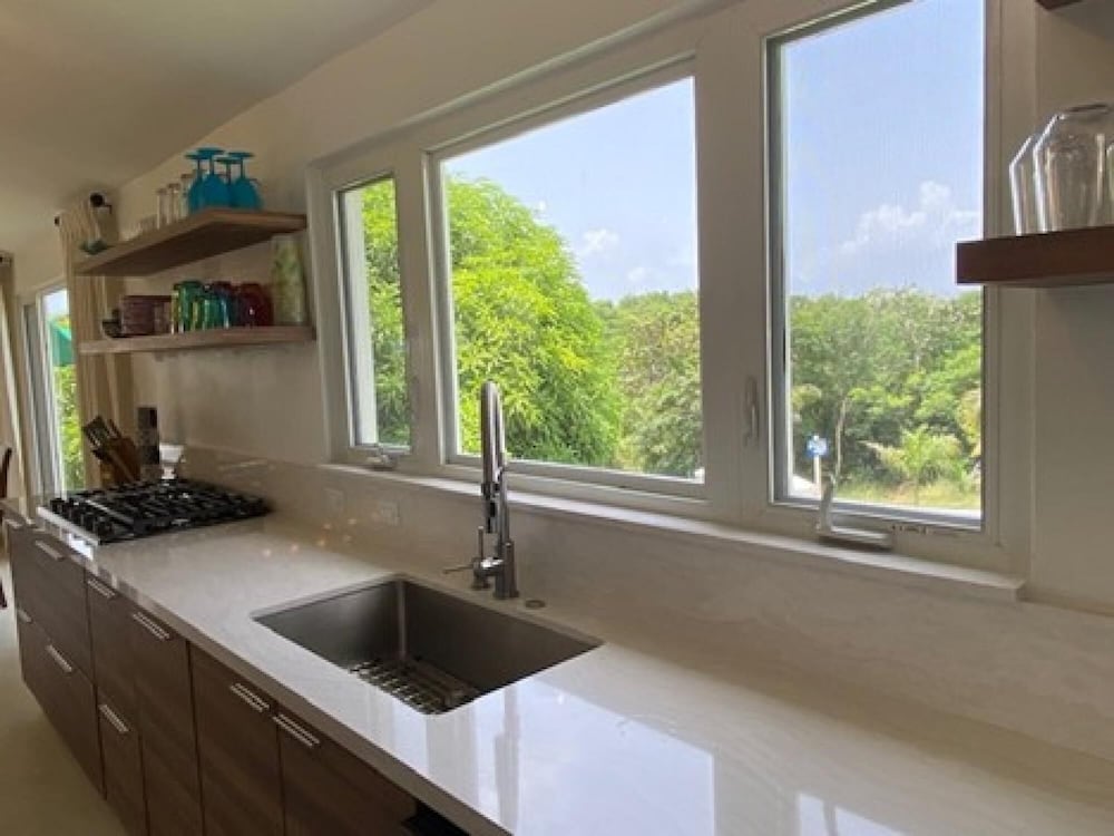 Newly Remodeled Townhouse w Private Pool Sc40 view 3