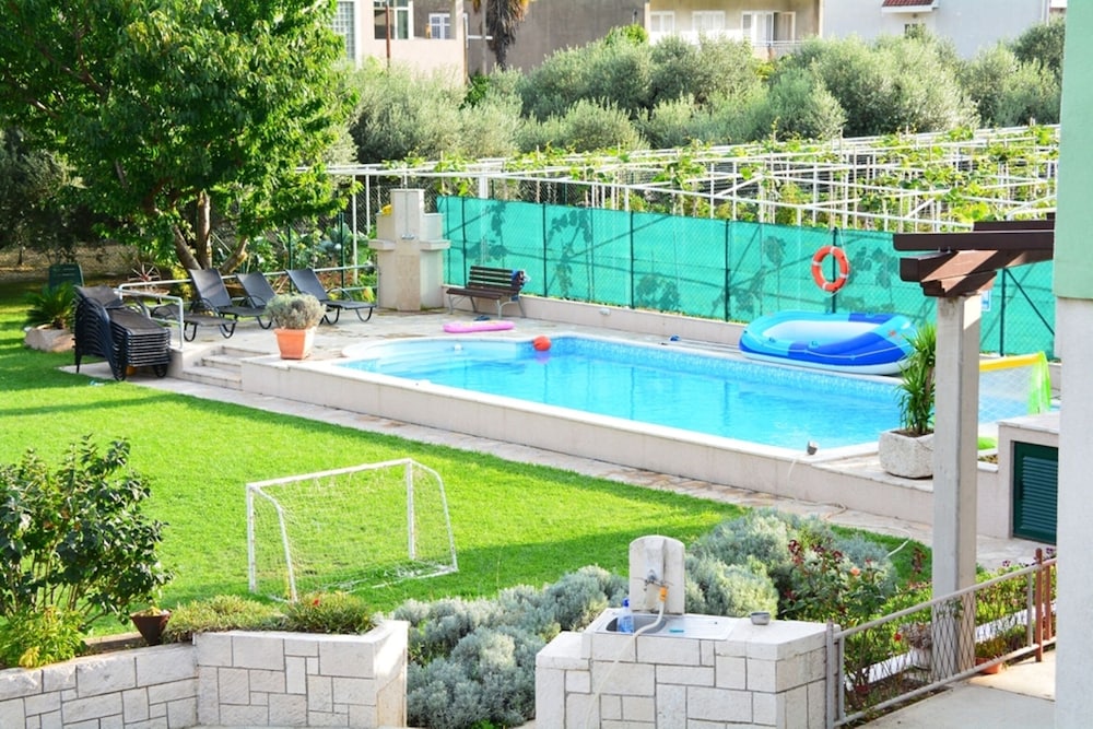 Villa Solo, Luxury Family app in Nature Park view 4
