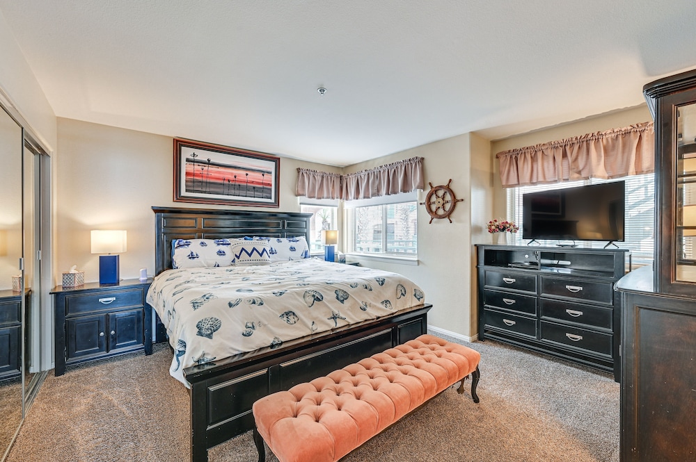 Ocean-view Imperial Beach Condo w/ Community Perks