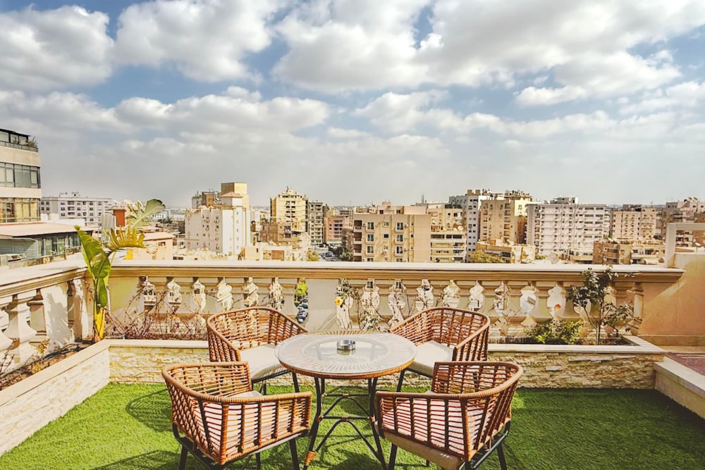 Xuru Stays I The 1bdr Rustic Rooftop w/ Wow Outdoor Terrace