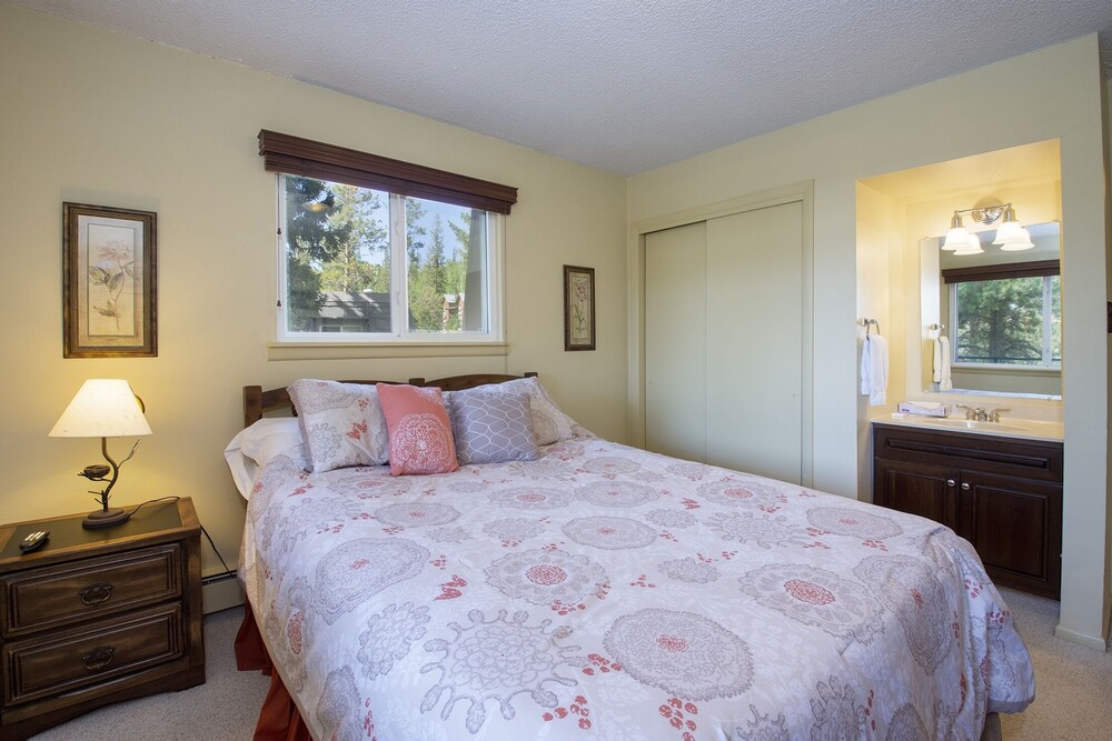 Hi Country Haus - 10-13 3 Bedroom Condo by RedAwning - Property Image 31