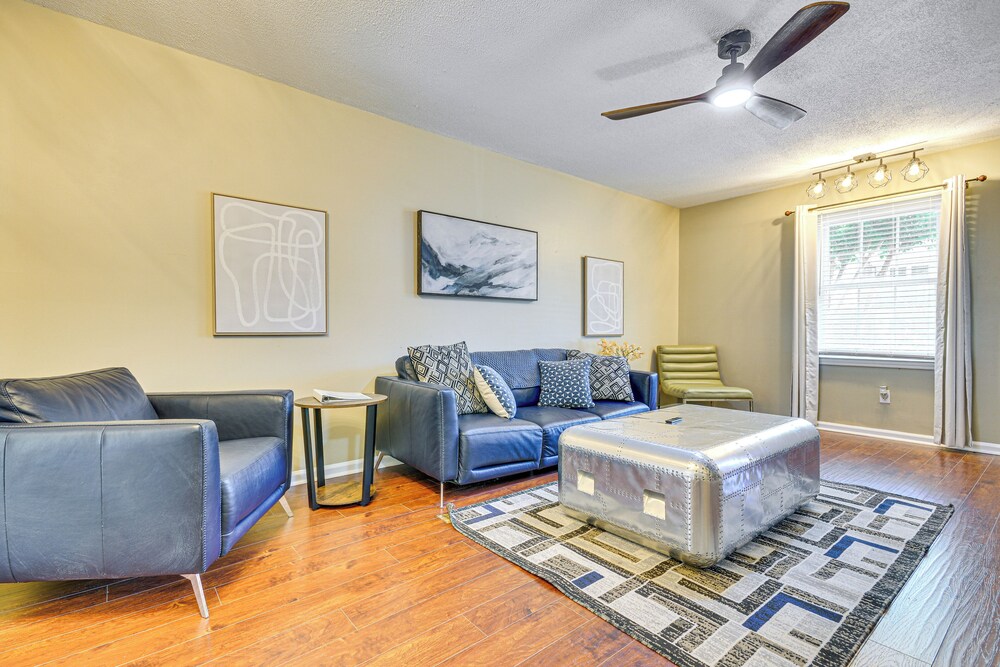 2 Mi to High Point University: Townhome w/ Patio