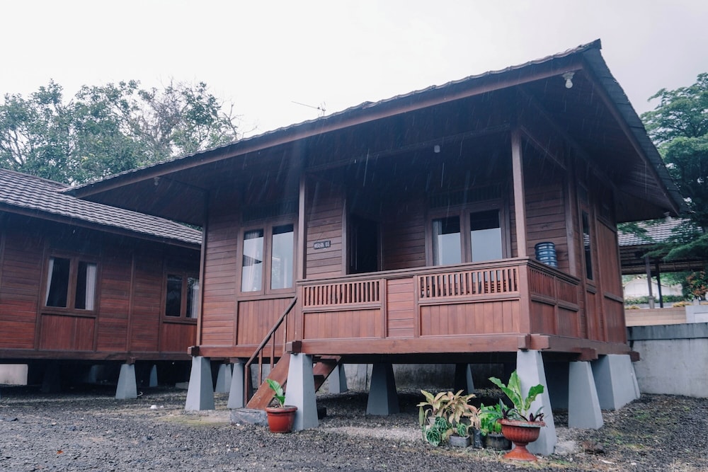 D'Royale Tapos Resort Bogor