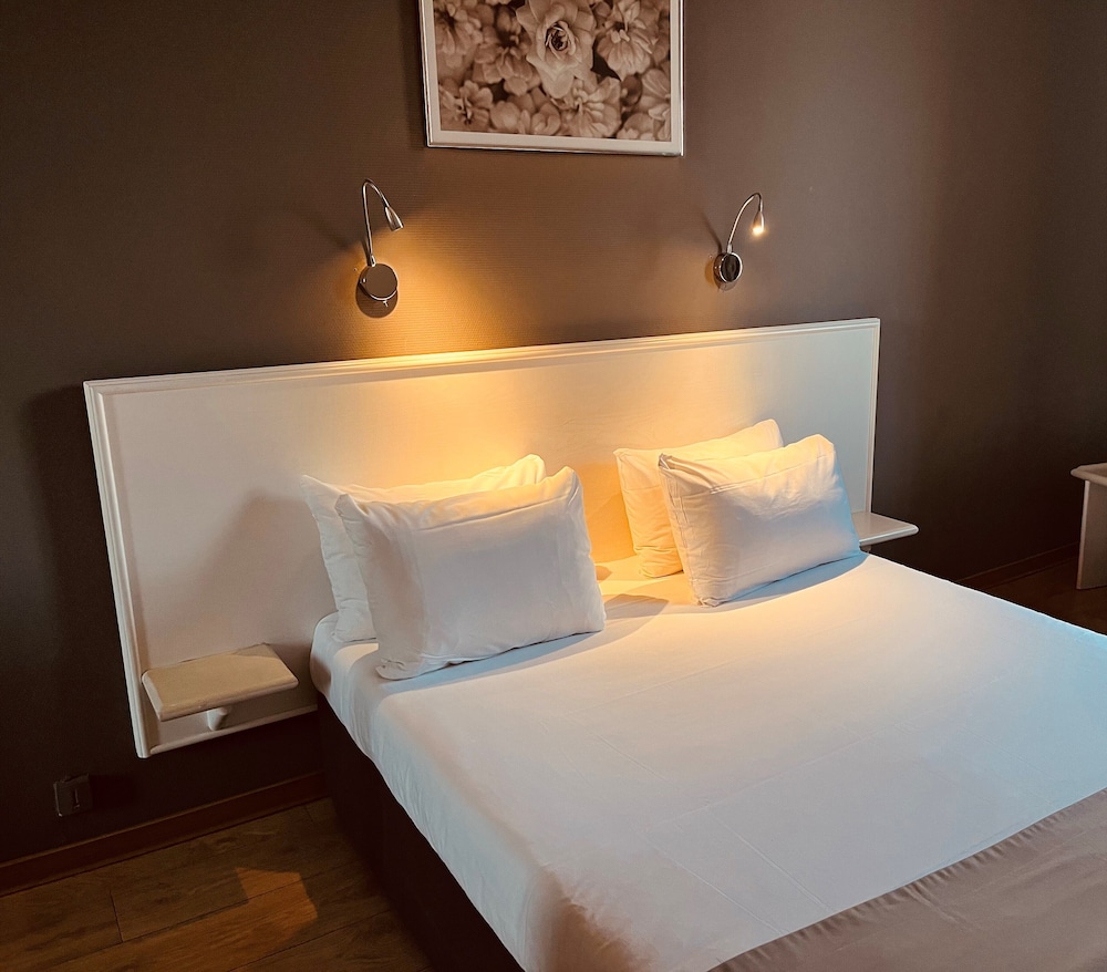 Orange Vacations - Cit'Hotel le Louvre - Property Image 6