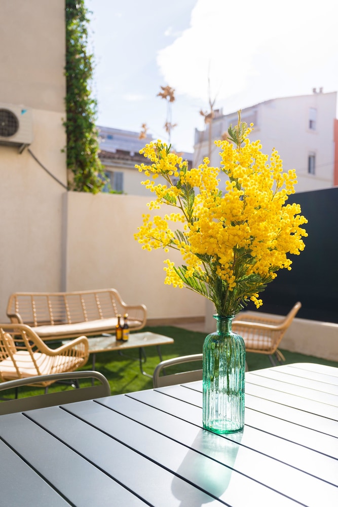 Les Maisons du Parc en Marseille — balance & terrace