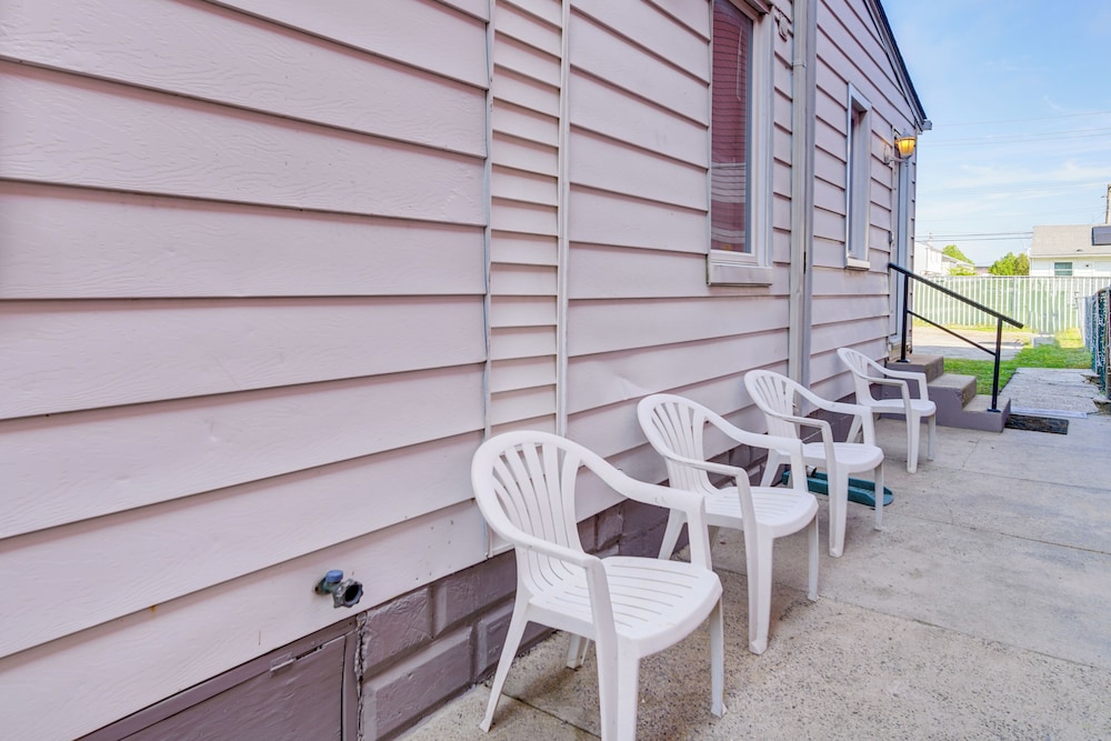 Eclectic Atlantic City Home ~ 1 Mi to Casinos!