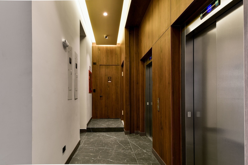 w Resplendent 1BR w Modern Balcony in Unicentro