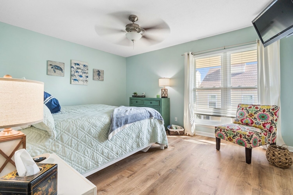 Sunrise By The Sea 3215 2 Bedroom Condo by RedAwning view 4