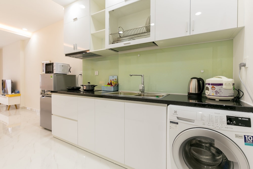 Jennifer House - Millenium Apartment
