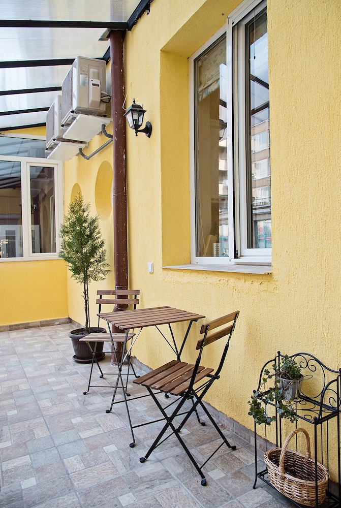 The North Tower Apartment - Image 2