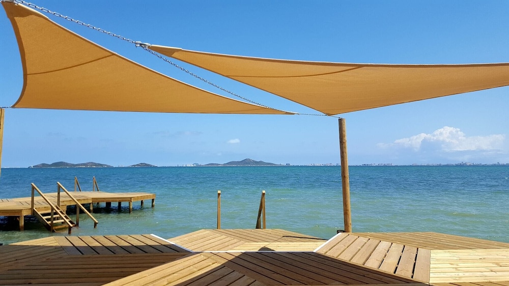 Beachfront House,sea Views Near Historic Cartagena