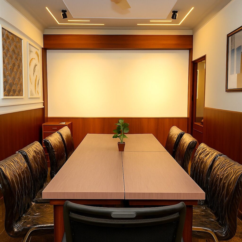 Hotel Maitreya Inn