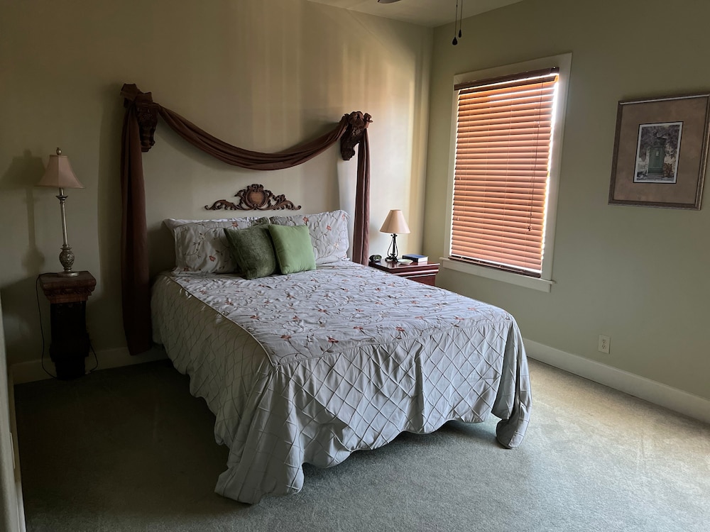 The Eagles Nest Inn