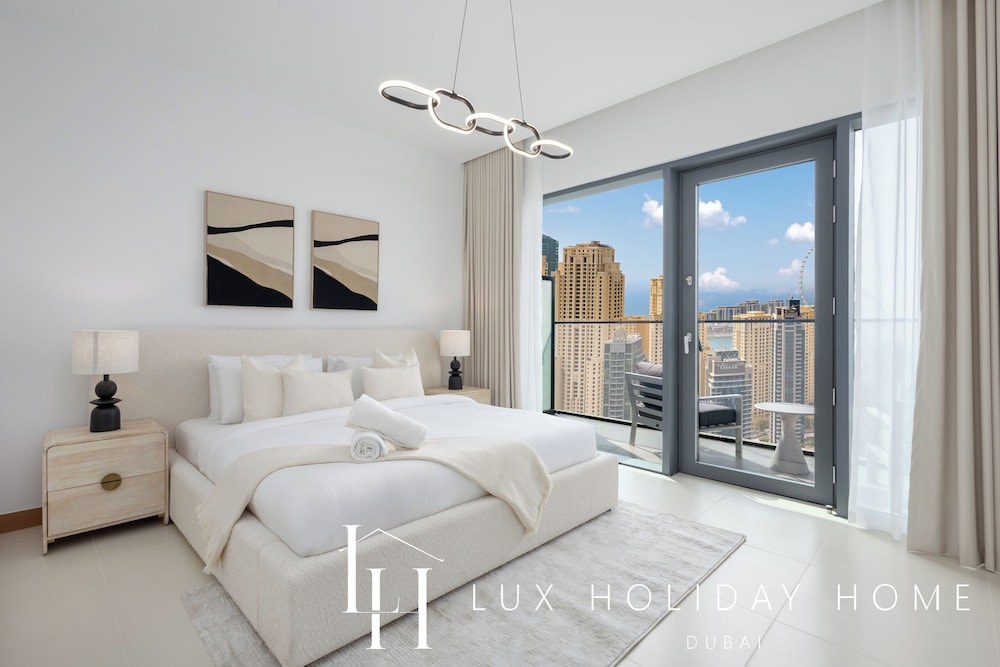 LUX The Vida Marina Residence