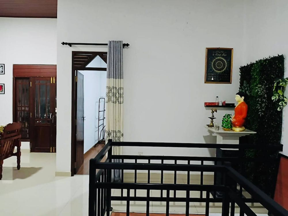 Home Stay With Local Charm