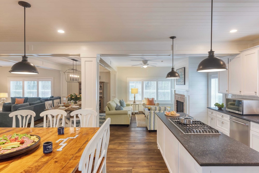 Pink Plume Coastal Escape Near Beach, Private Pool, Grill, & Luxe Interiors