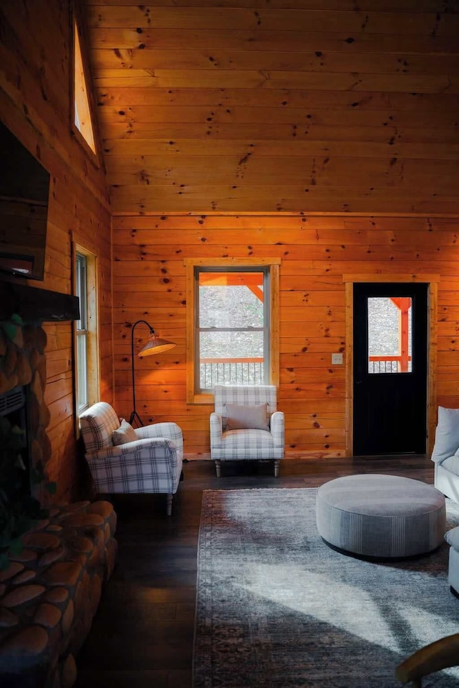 Memories at Hillside A Modern Cabin Hocking Hills