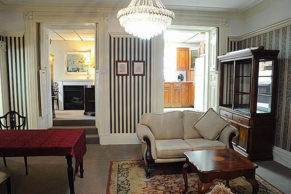 Brockville Vacations - The Noble Suites - Property Image 127