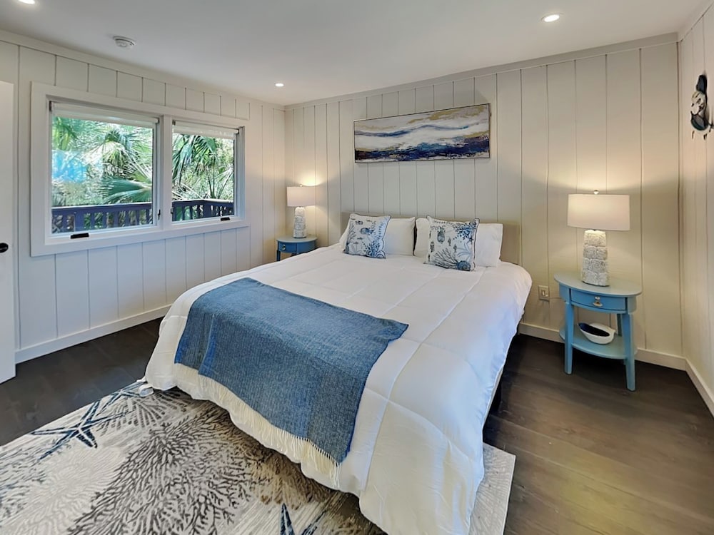 Ocean Commotion by Distinctive Beach Rentals