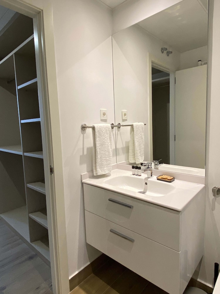 w Modern 2BR With Terrace in Chueca
