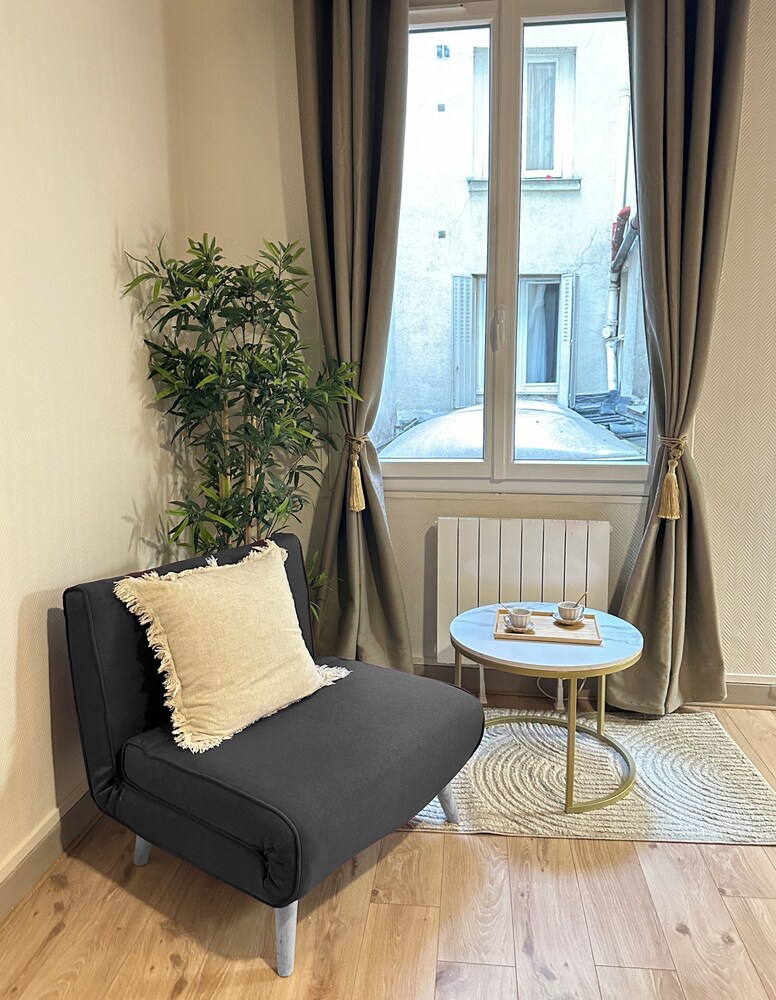 5498 Au Maire