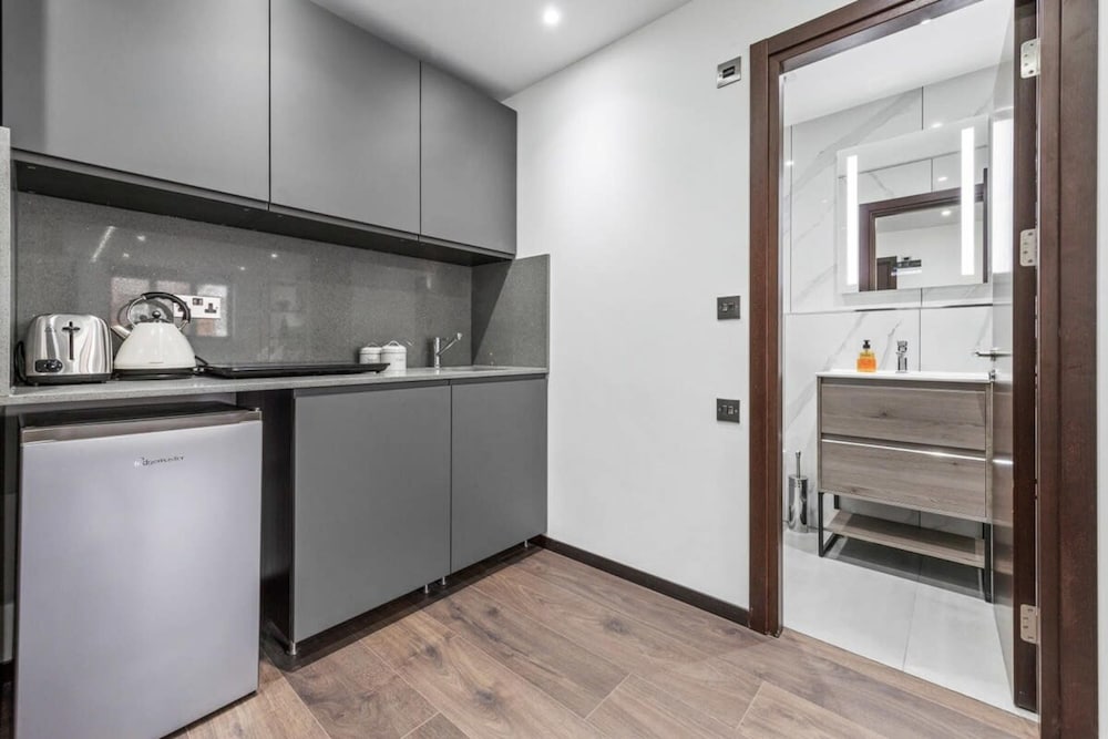 Luxury Flat in North West London