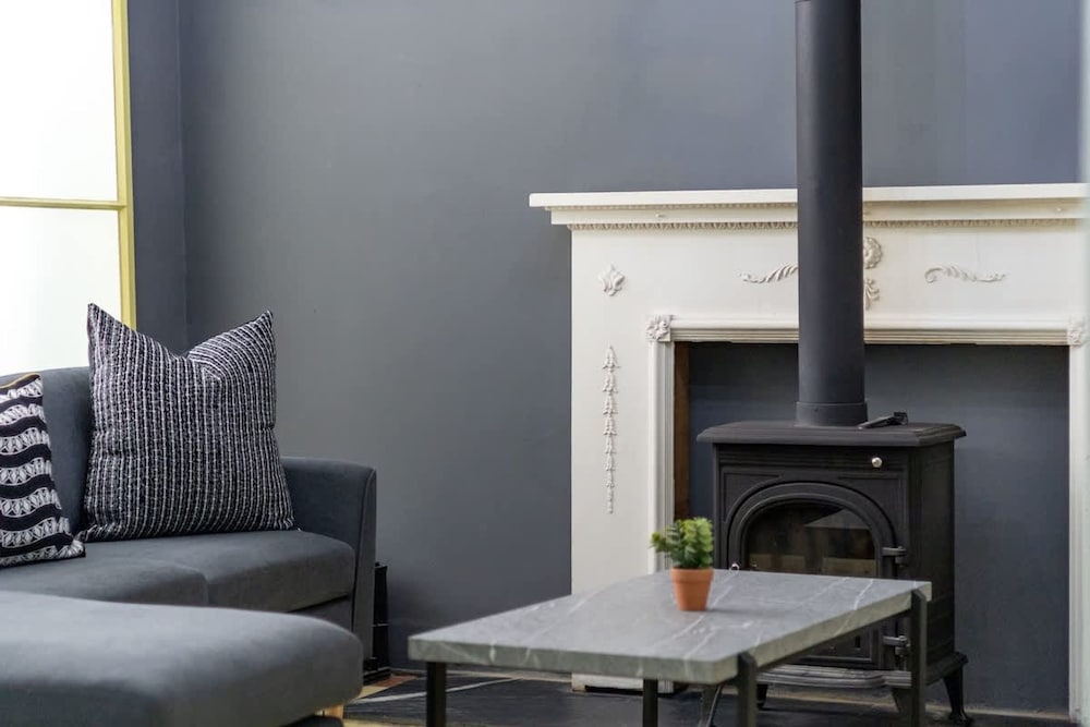 Funky Pet Friendly 2-bedroom Escape Bo-kaap