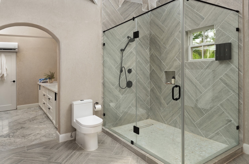 Luxe Retreat With Private Pool - The June 4 Bedroom Villa