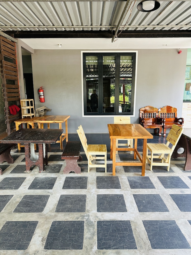 Koh Jum Hostel
